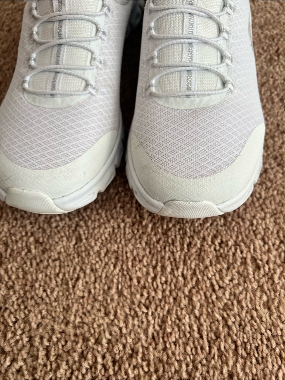 Skechers Women’s White Glide-Step Slip-On Sneaker 9 - Picture 3 of 9
